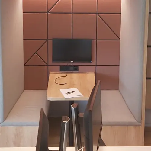 Box de bureau avec habillage mural